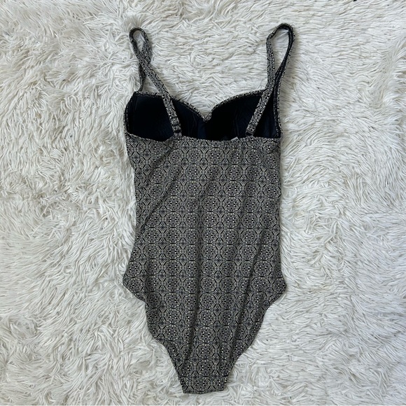 ◾️Nip Tuck Swim Joanne Twist Front Design Tummy Control One Piece Swimsuit - Picture 7 of 10